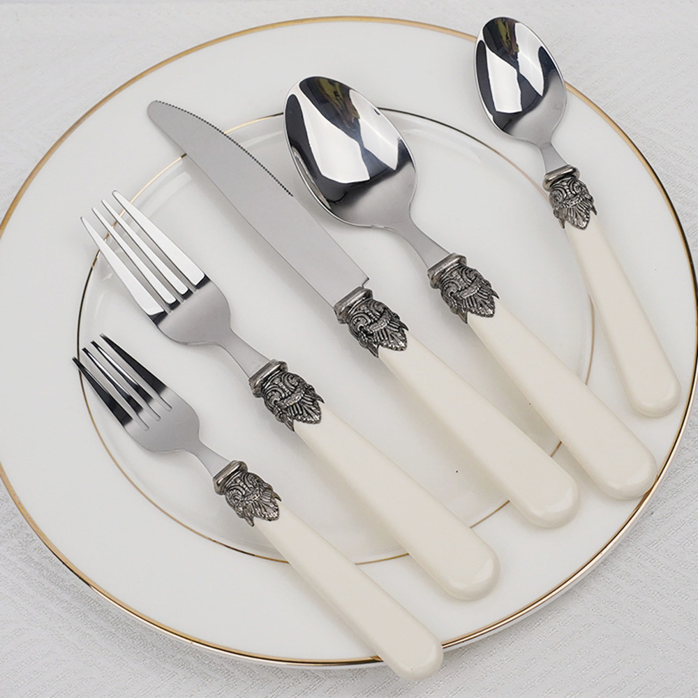 ชุดช้อนส้อมสไตล์วินเทจ 5 ชิ้น  - Vintage Collectible Spoons บทวิจารณ์และราคา