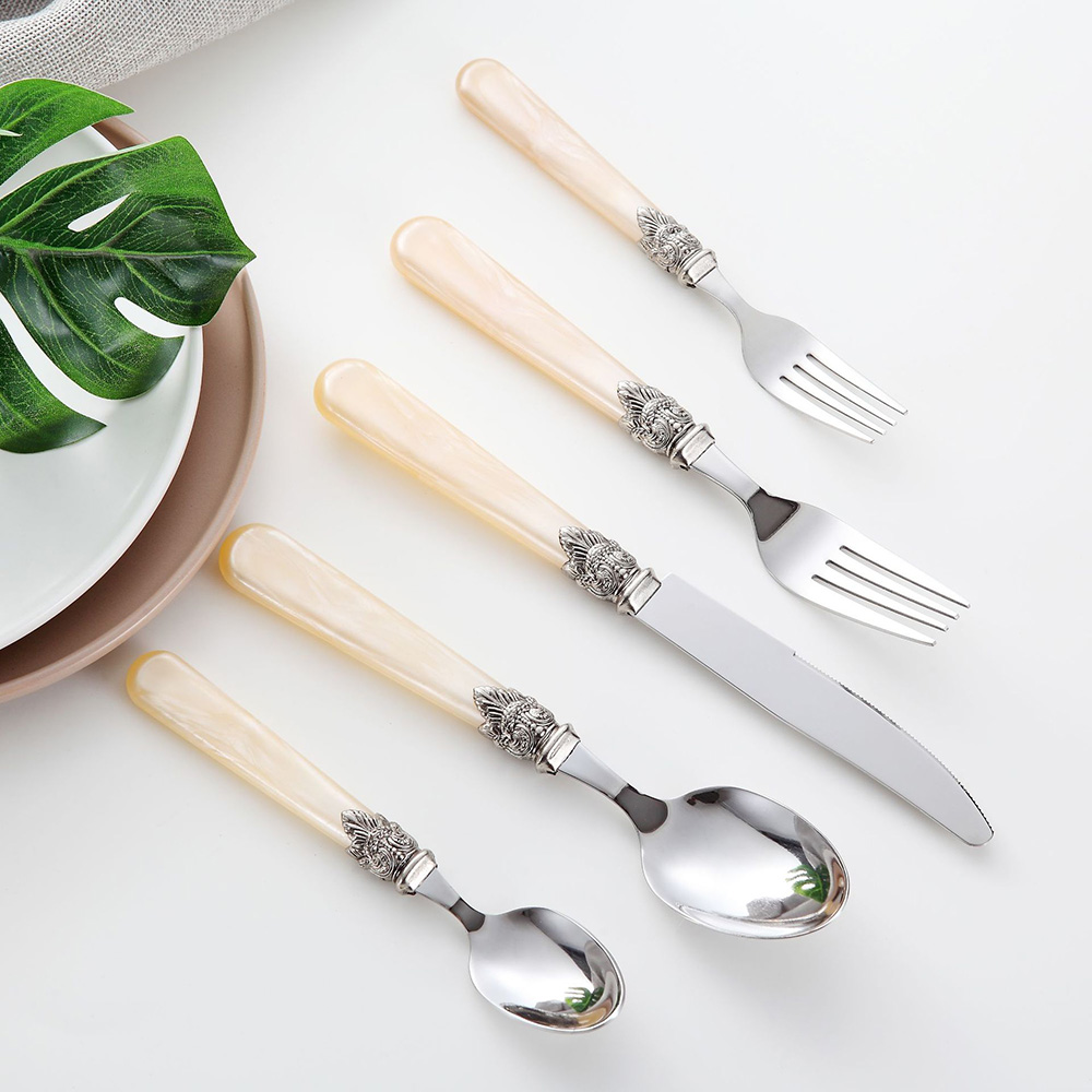 ชุดช้อนส้อมสไตล์วินเทจ 5 ชิ้น  - Vintage Collectible Spoons บทวิจารณ์และราคา